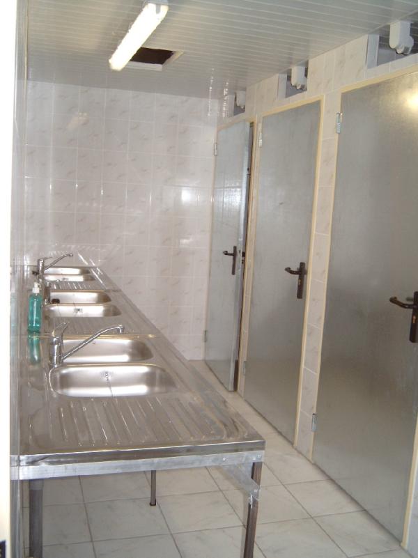 toiletgebouw.JPG